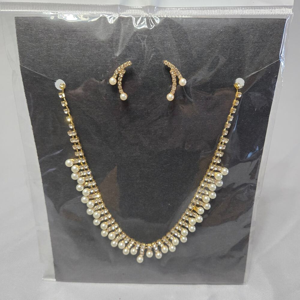 Gold Tone Rhinestone & Faux Pearl Necklace Earring Set